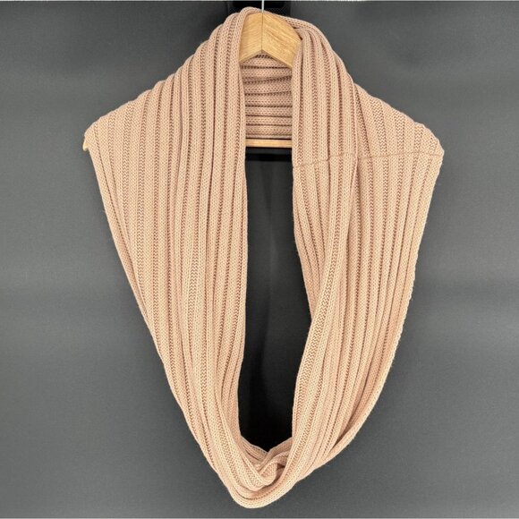 J. Crew Women's Ribbed Knit Infinity Scarf One Size Light Pink Outerwear Preppy - Picture 2 of 4